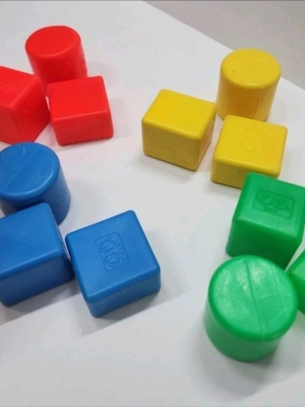 Fisher Price Vintage Shape Sorter Conplete Set